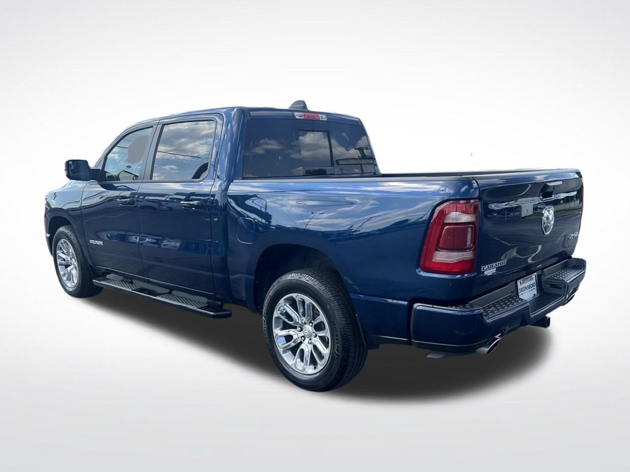 Used 2023 RAM 1500 Laramie AWD/4WD image 3