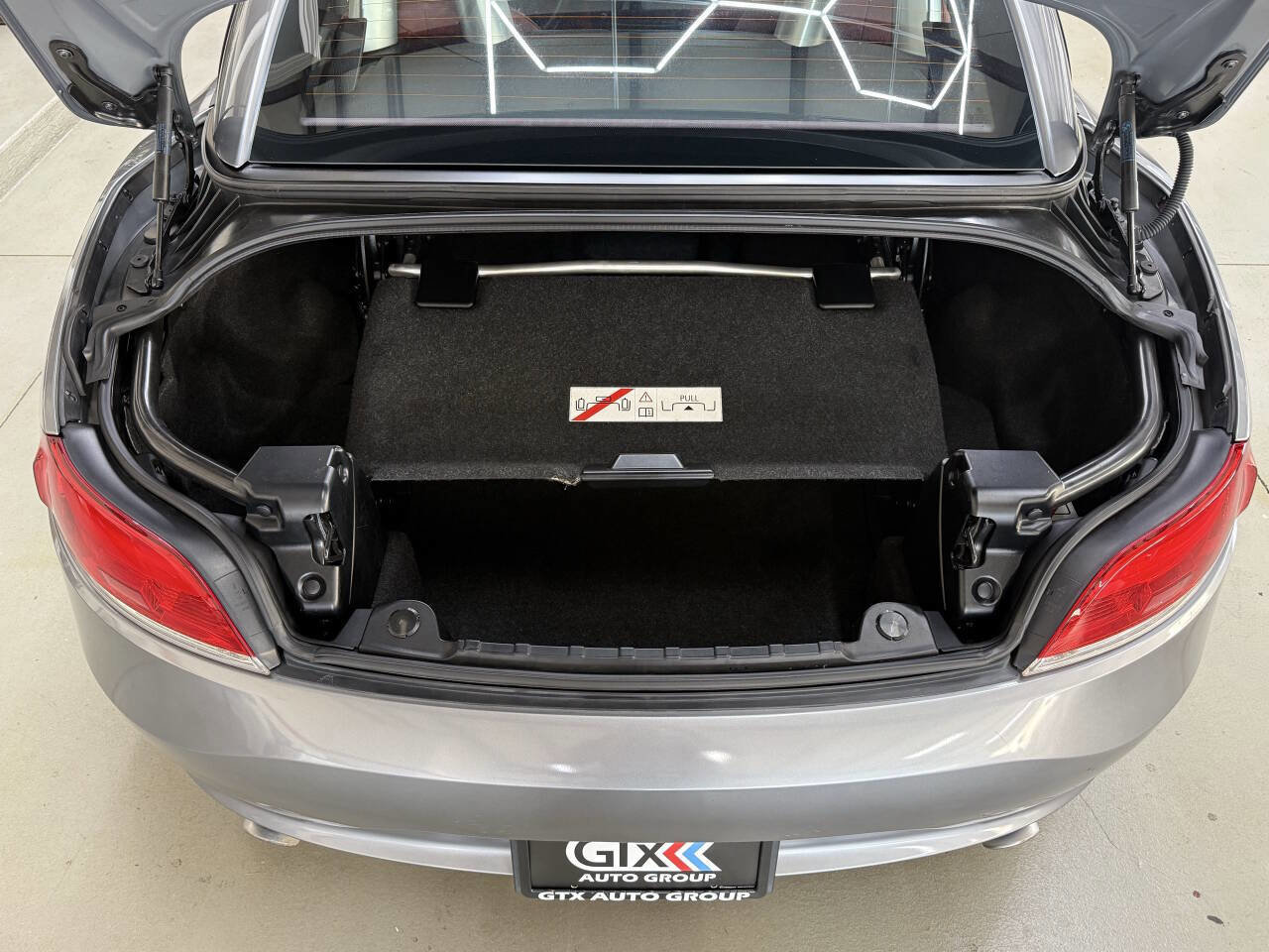 Used 2009 BMW Z4 sDrive35i RWD image 8