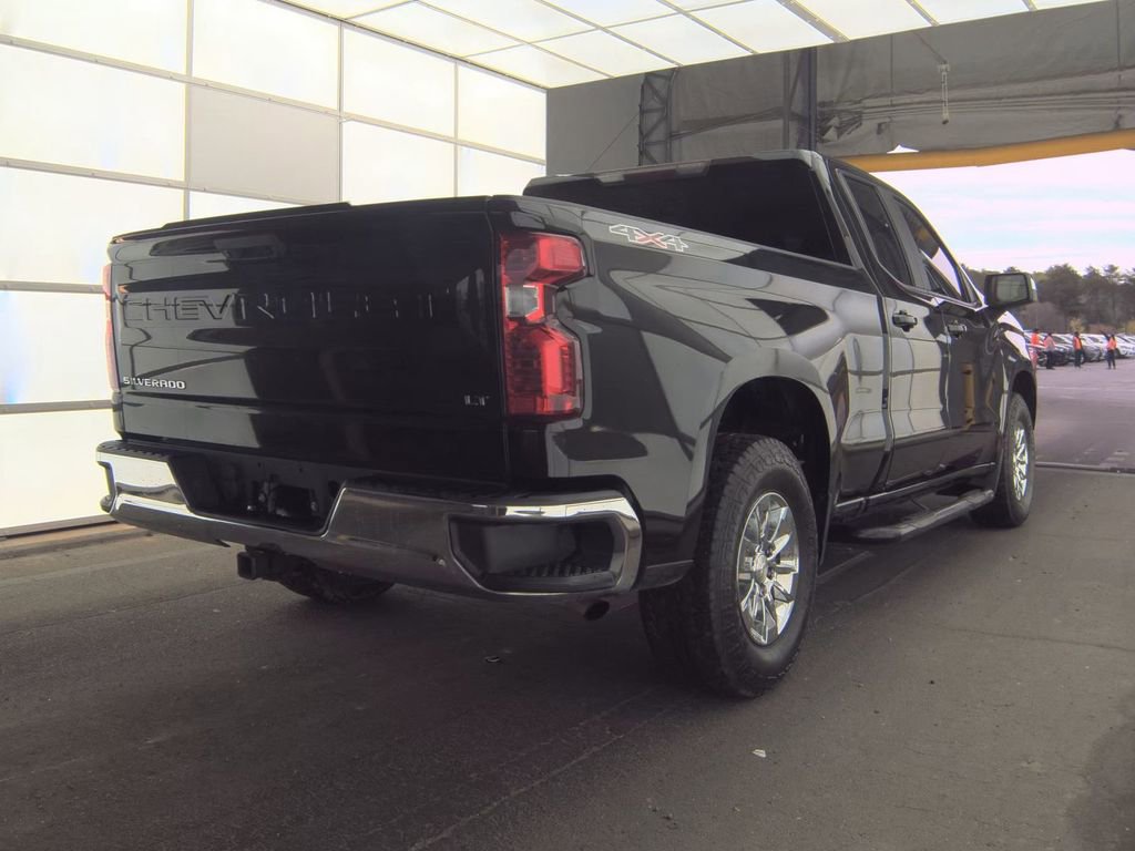 Used 2020 Chevrolet Silverado 1500 LT w/ Trailering Package image 8