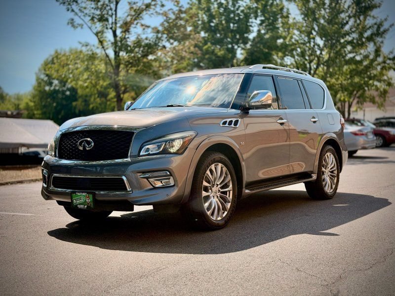 Used 2016 INFINITI QX80 4WD w/ Deluxe Technology Package image 3