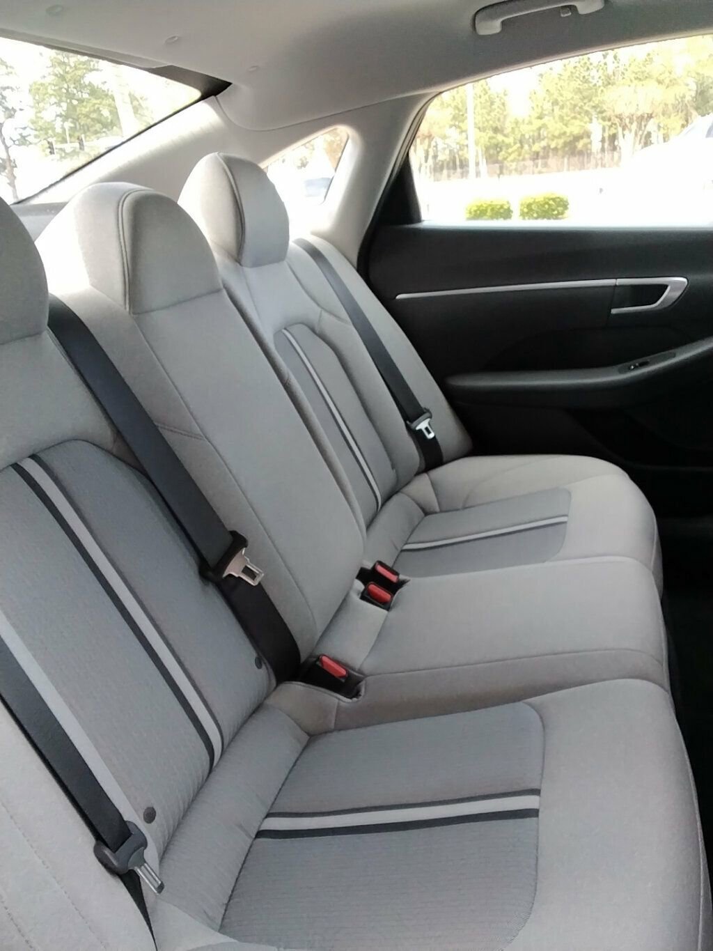 Used 2021 Hyundai Sonata SE w/ Preferred Accessory Package image 9