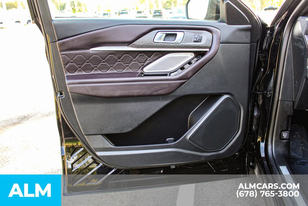 Used 2025 Ford Explorer Platinum w/ LUX Leather Package AWD/4WD image 30