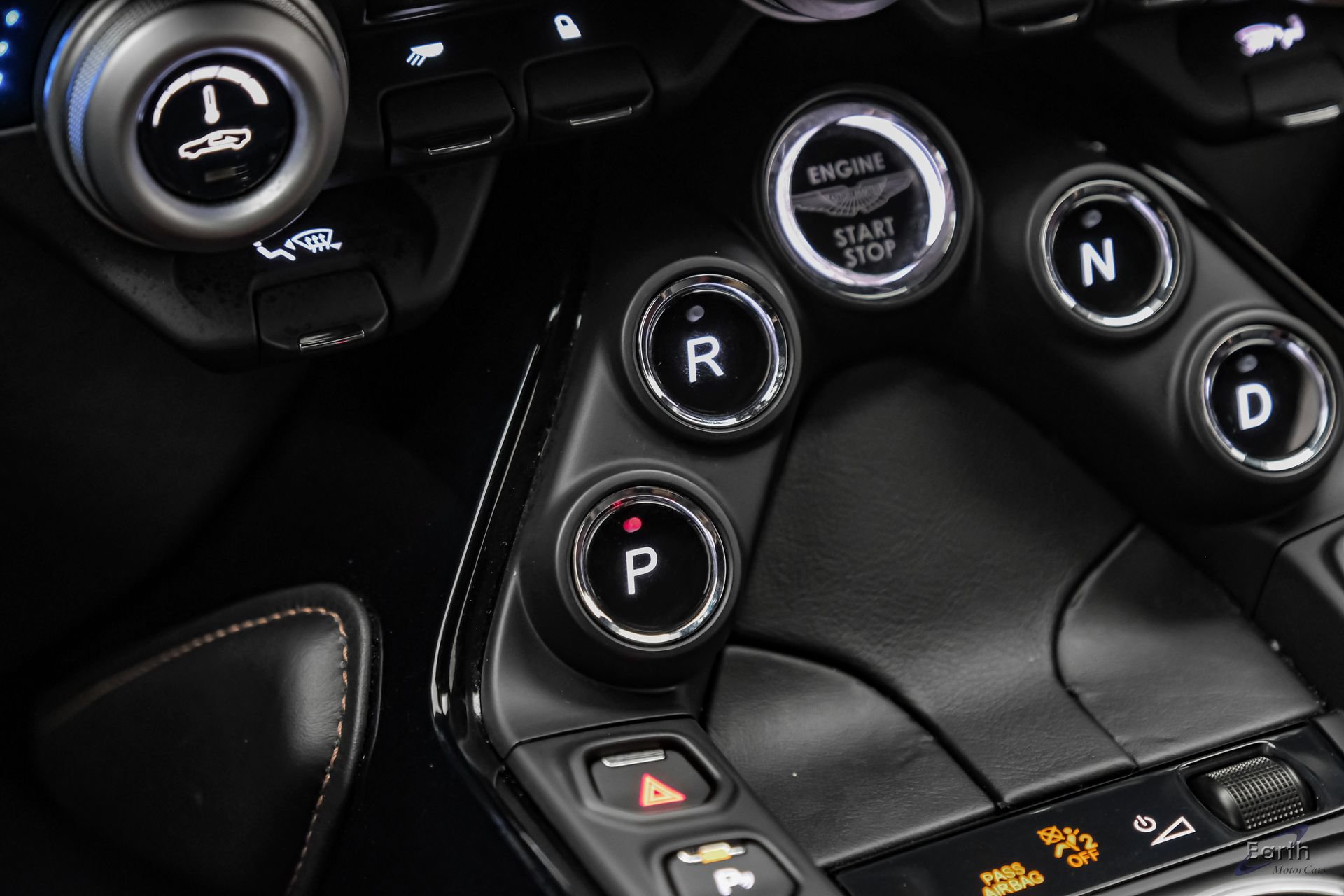 Used 2019 Aston Martin V8 Vantage Coupe RWD image 65