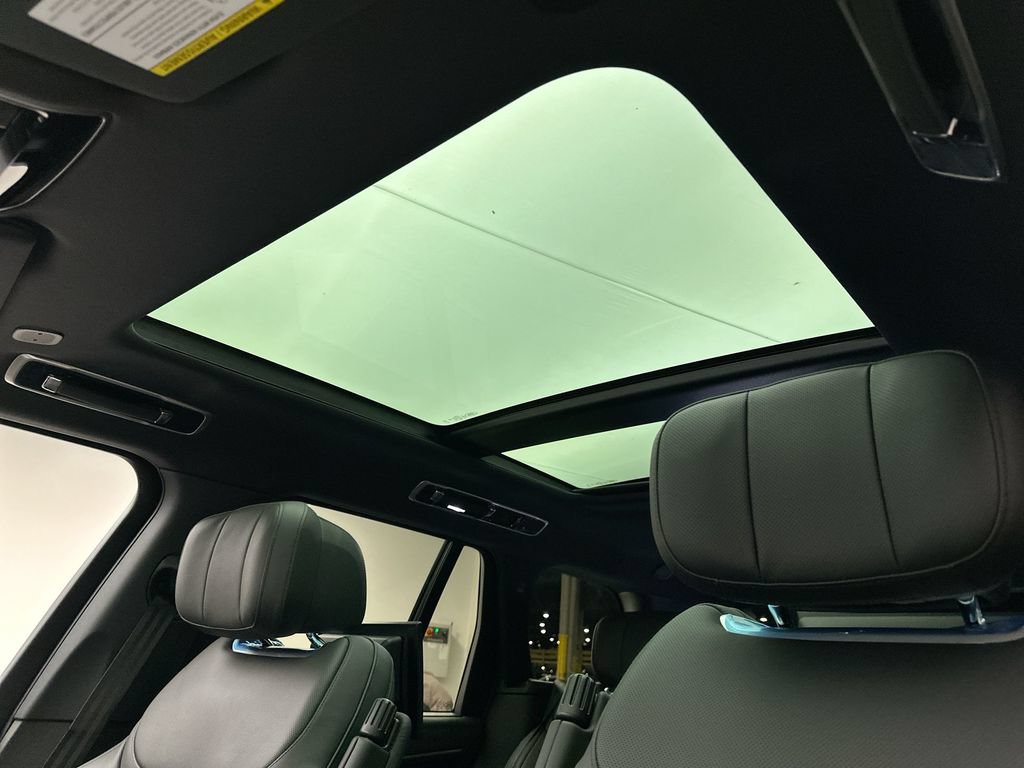 Certified 2025 Land Rover Range Rover Autobiography AWD/4WD image 16