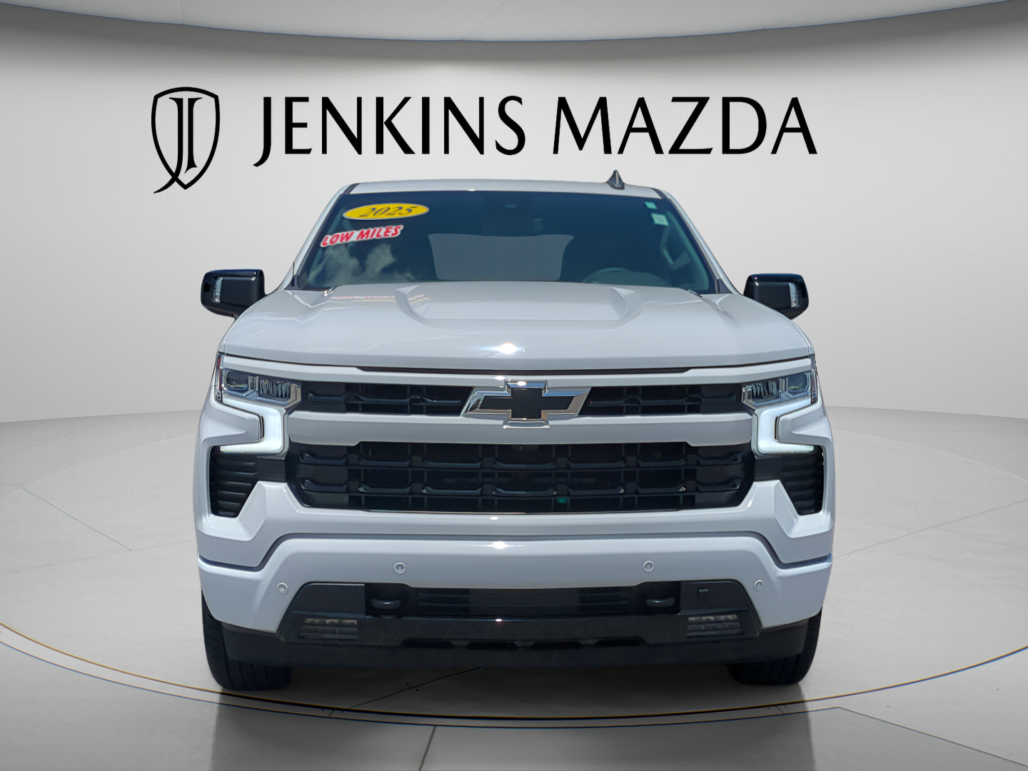 Used 2025 Chevrolet Silverado 1500 RST w/ Convenience Package II RWD image 2