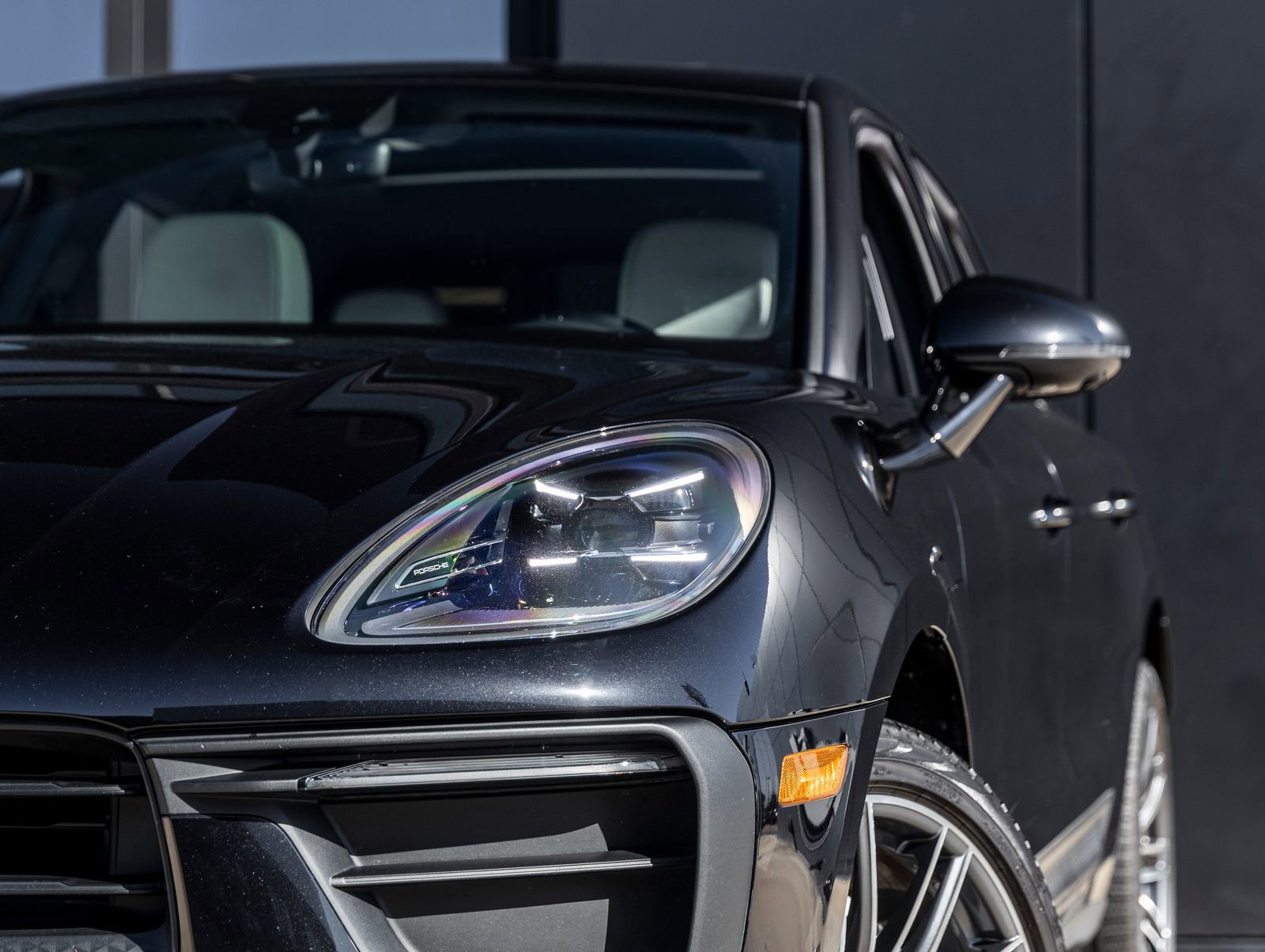 Certified 2023 Porsche Macan image 15