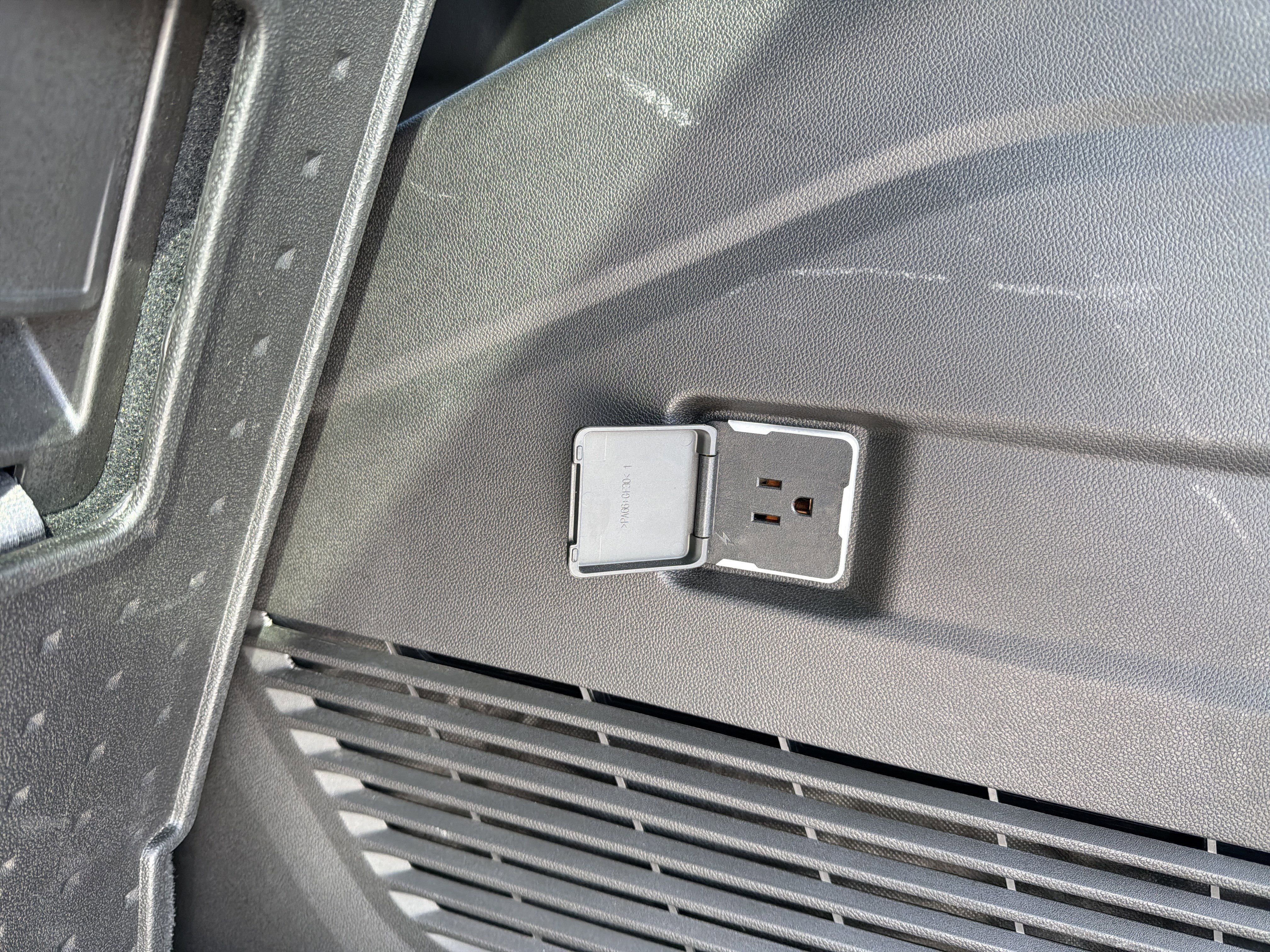 Used 2021 Chevrolet Tahoe Z71 image 20