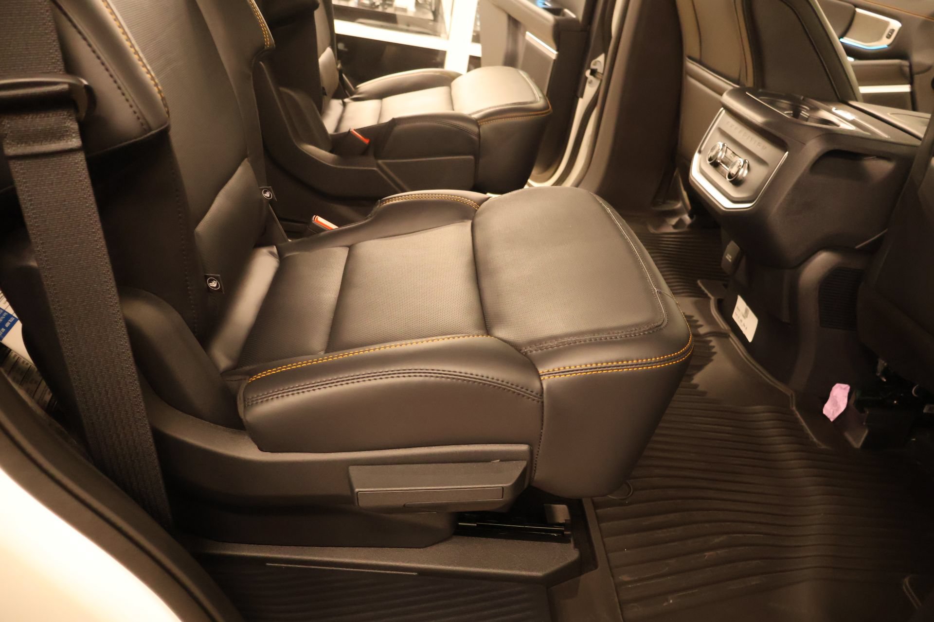 New 2027 Ford Expedition Tremor w/ Driver's Package AWD/4WD image 17
