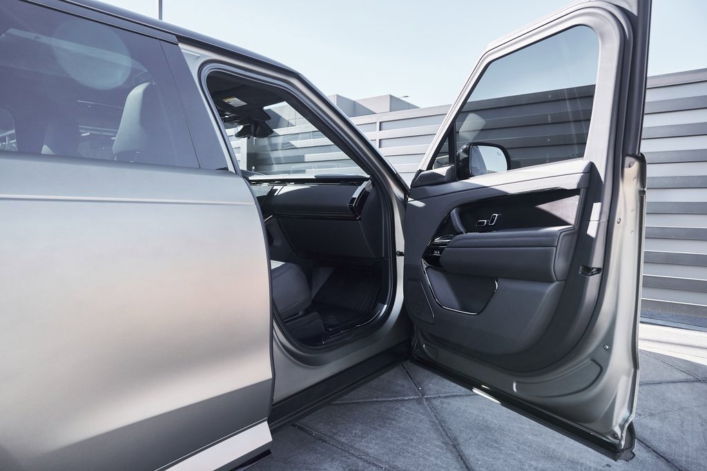 Used 2024 Land Rover Range Rover Sport SV Edition One Carbon Bronze image 24