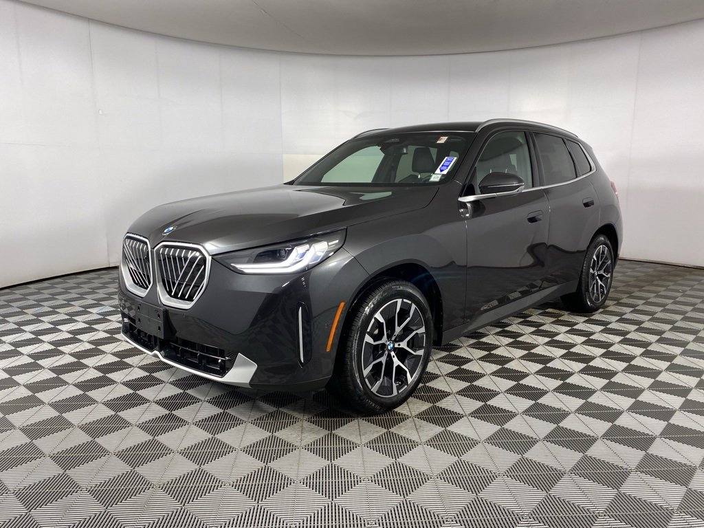 Used 2025 BMW X3 xDrive30i w/ Premium Package image 3