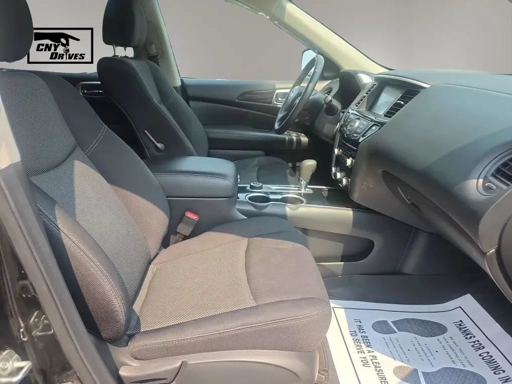 Used 2019 Nissan Pathfinder S AWD/4WD image 12