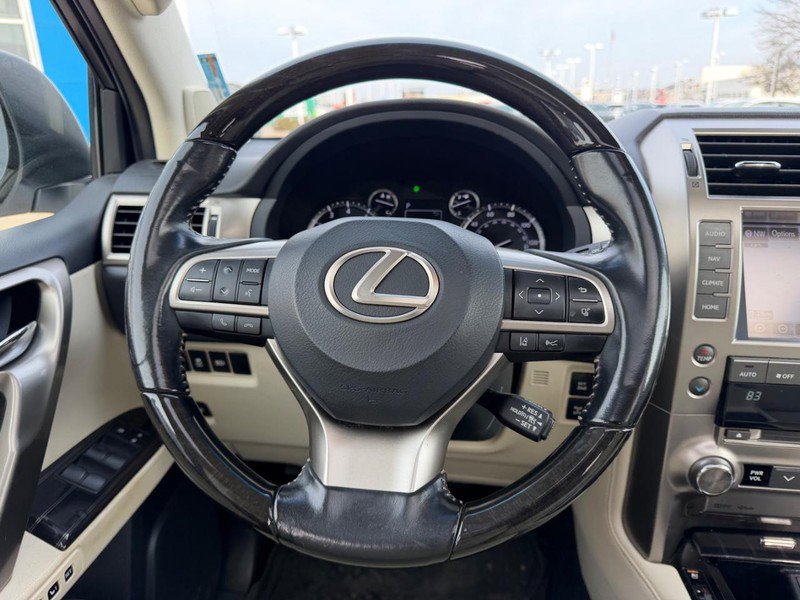 Used 2020 Lexus GX 460 Premium w/ Premium Package image 13