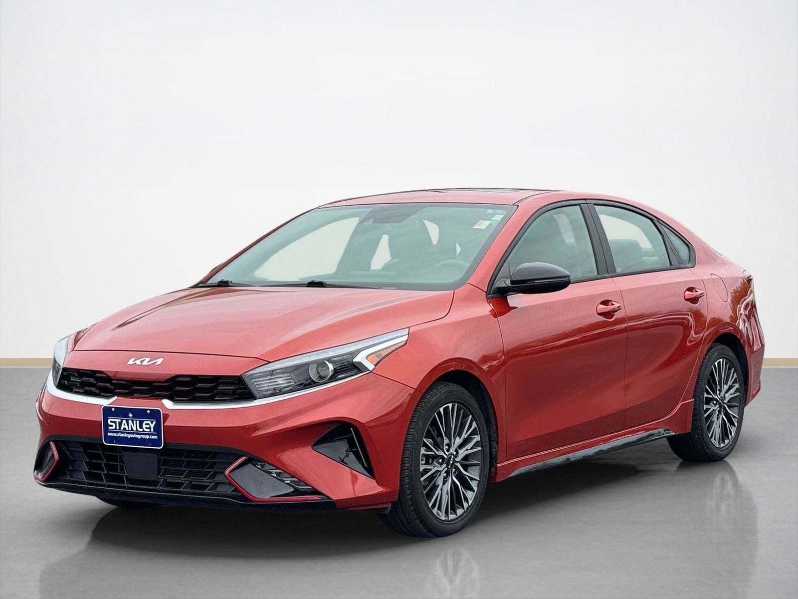 Used 2024 Kia Forte GT-Line w/ GT-Line Premium Package FWD image 3