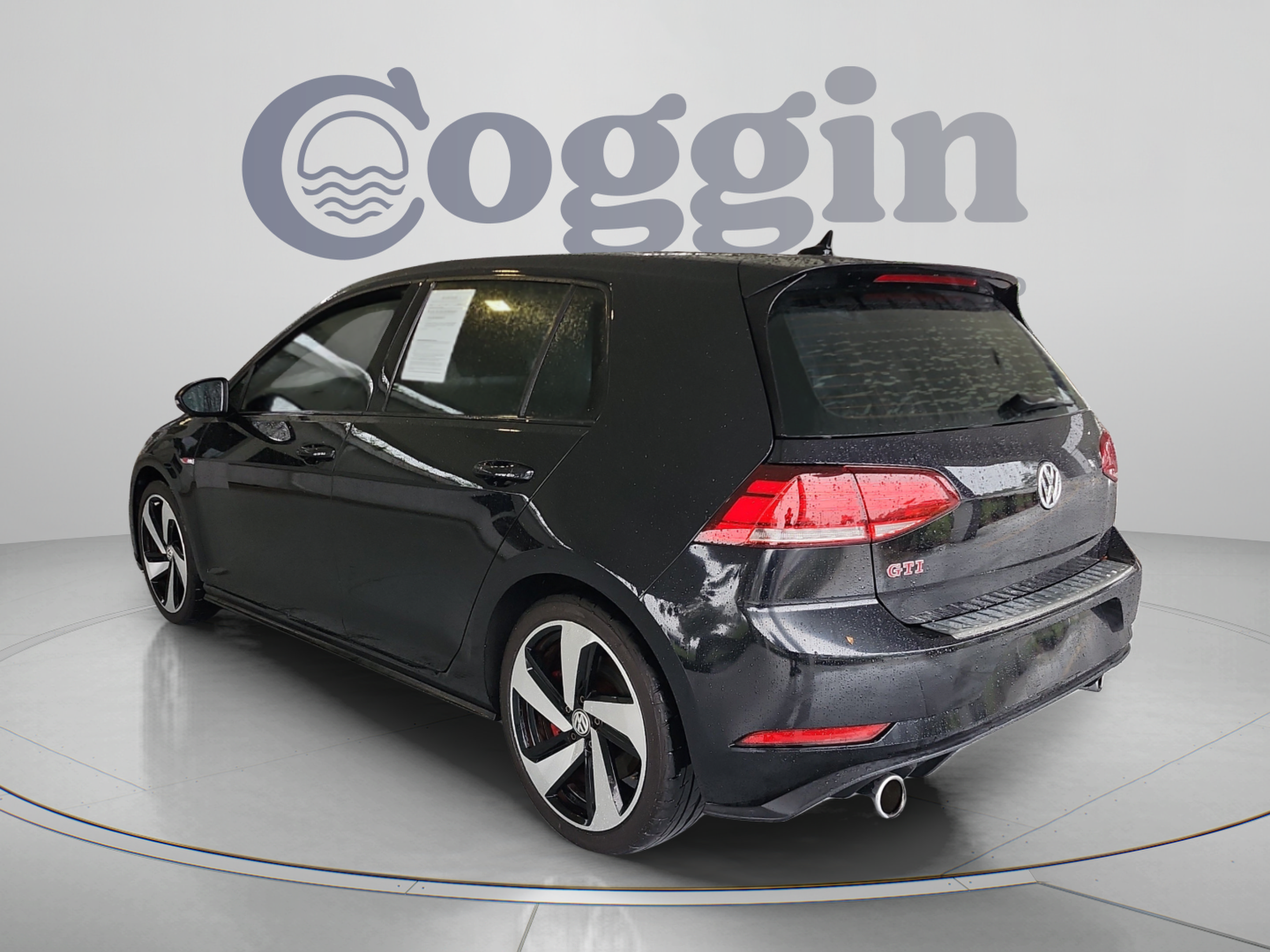 Used 2019 Volkswagen Golf 4-Door FWD image 3