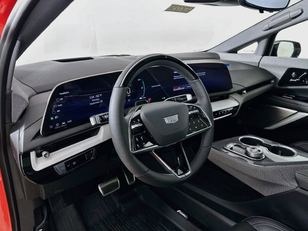 New 2027 Cadillac Optiq Premium Sport w/ LPO, Floor Liner Package AWD/4WD image 9