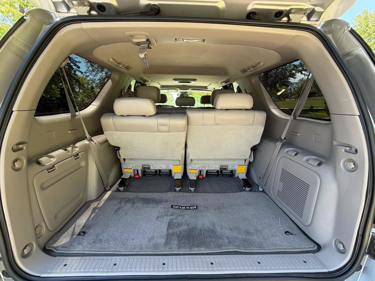 Used 2004 Toyota Sequoia Limited AWD/4WD image 23
