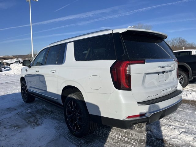 New 2026 GMC Yukon XL Denali image 3
