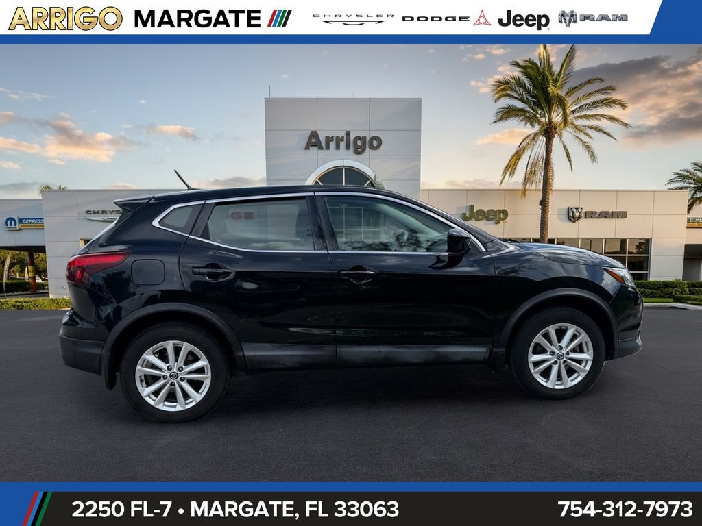 Used 2019 Nissan Rogue Sport S w/ Appearance Package FWD image 8