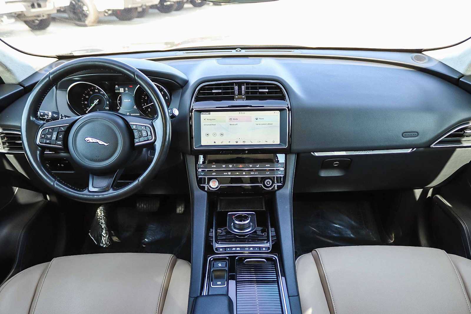 Used 2020 Jaguar F-PACE Premium AWD/4WD image 16