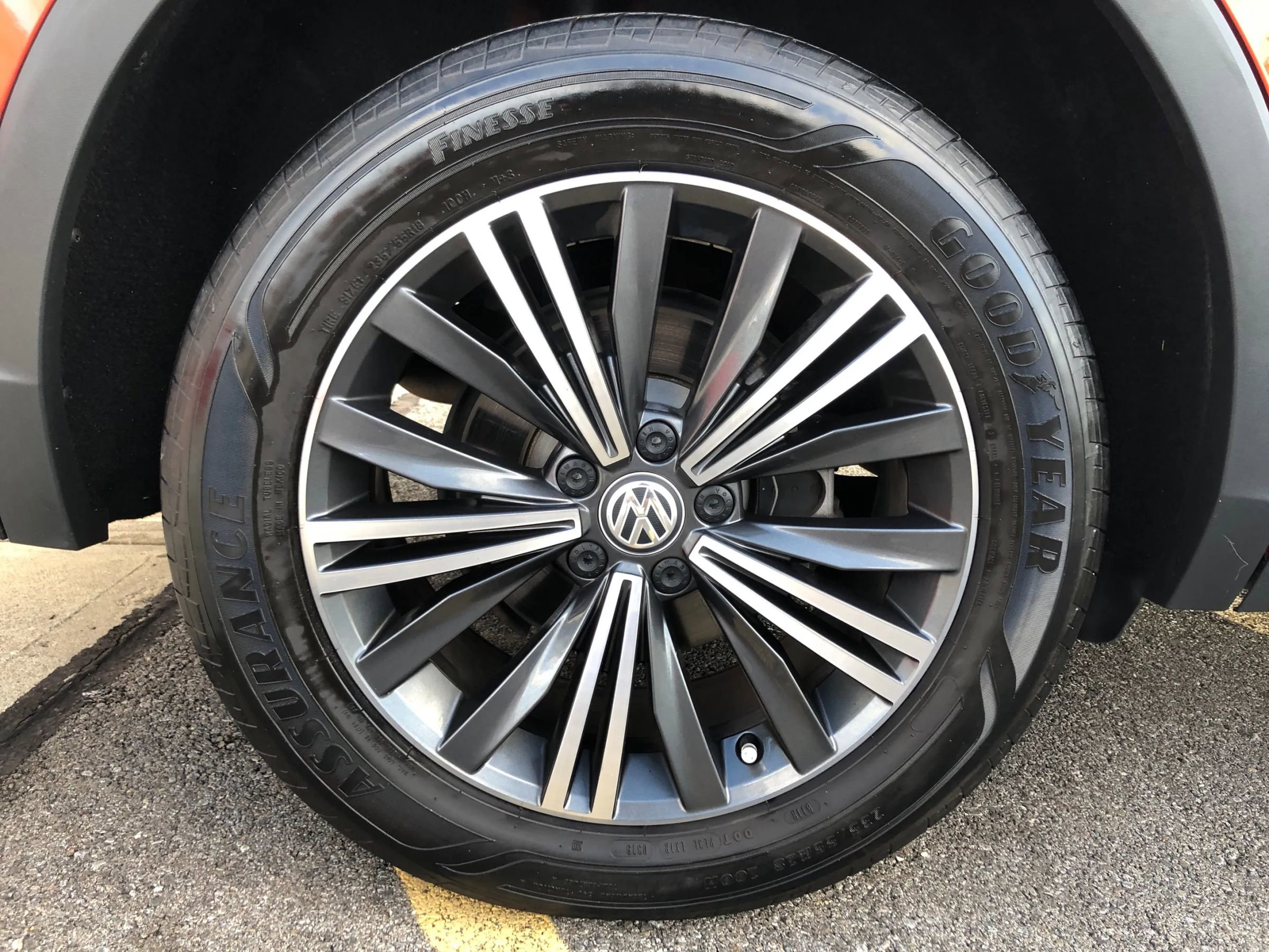 Used 2019 Volkswagen Tiguan SEL image 75