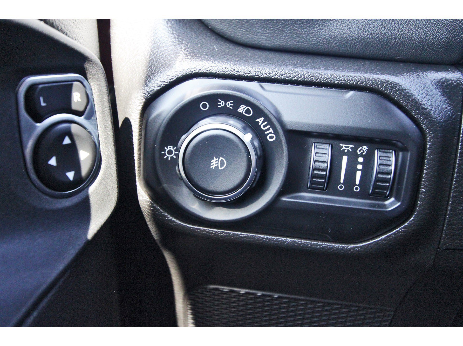 Used 2022 Jeep Wrangler Unlimited Sahara w/ LED Lighting Group image 21