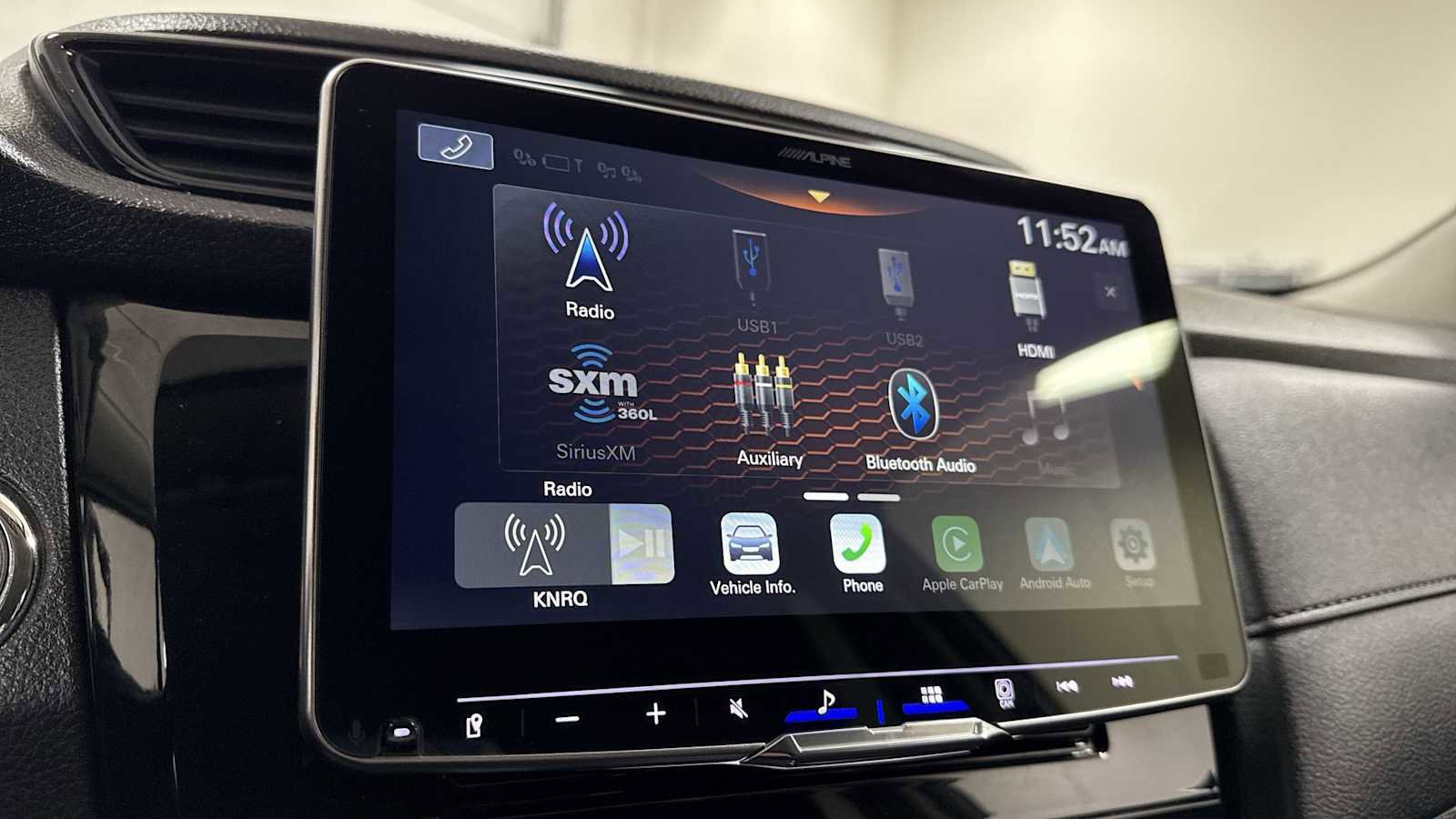 Used 2017 Nissan Rogue SV image 18