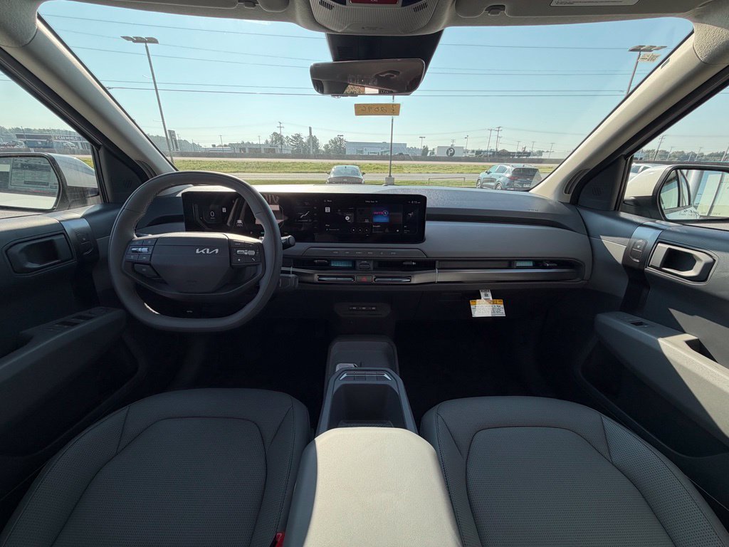 New 2027 Kia EV3 Wind FWD image 31