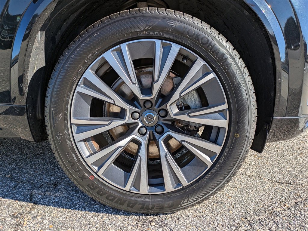 Certified 2022 Volvo XC90 T5 Momentum w/ Climate Package image 11