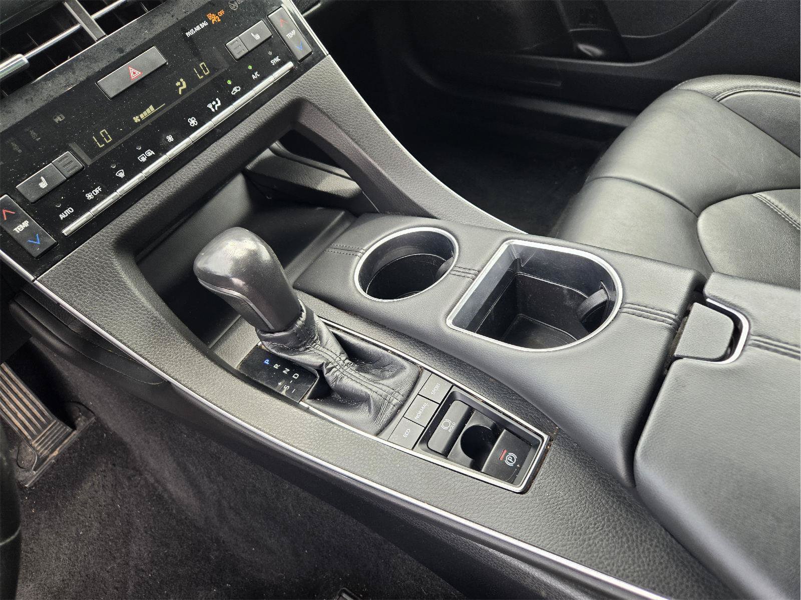 Used 2020 Toyota Avalon XLE w/ Moonroof Package FWD image 18