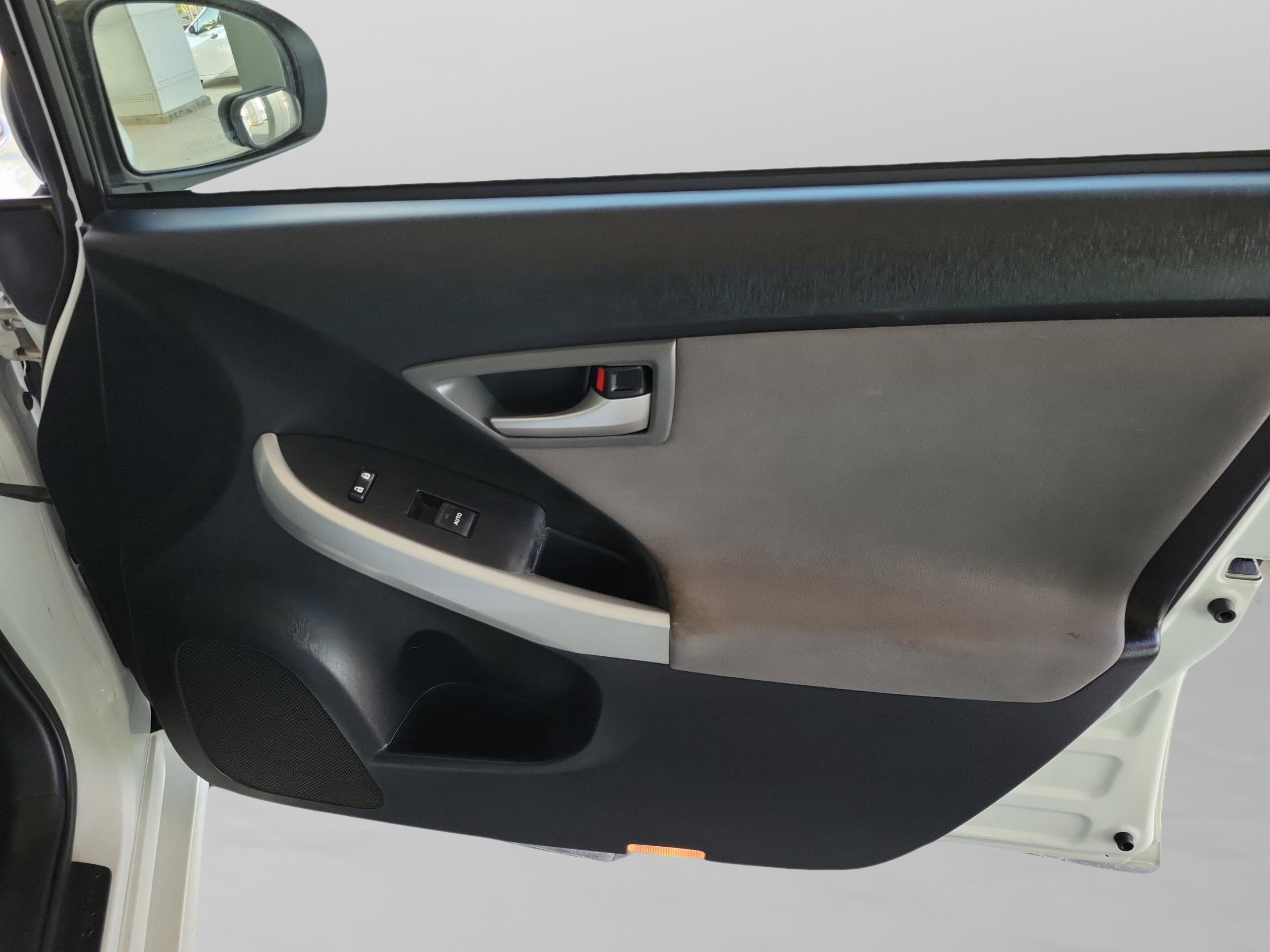 Used 2013 Toyota Prius Prime Plug-In Hybrid image 29