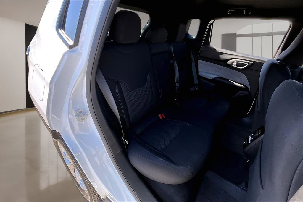 Used 2025 Jeep Compass Sport AWD/4WD image 26