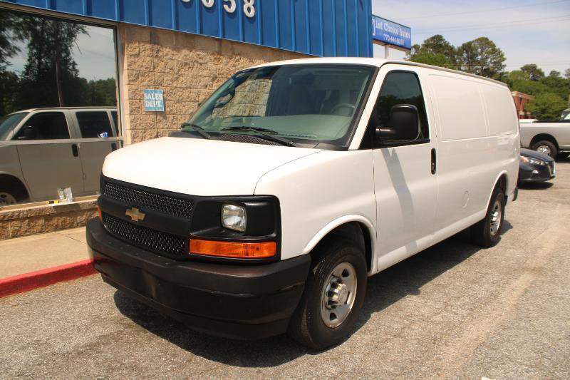 Used 2019 Chevrolet Express 2500 w/ Driver Convenience Package RWD image 4