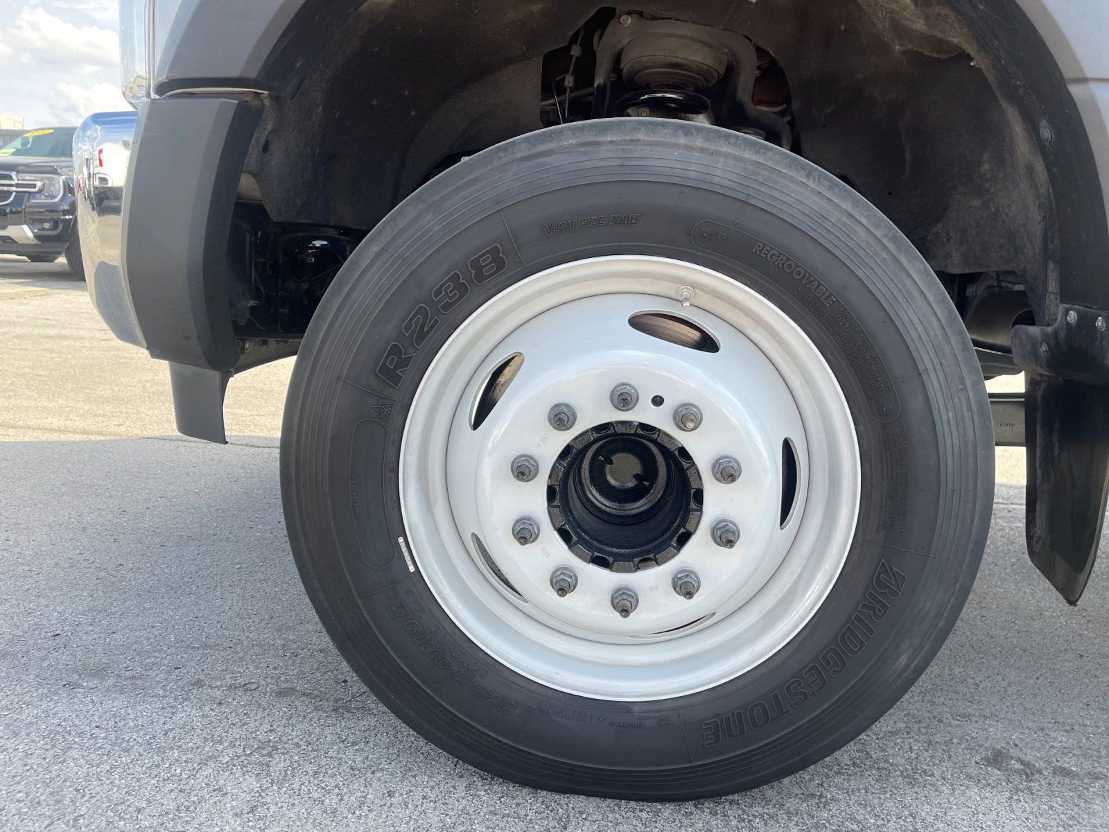 Used 2018 Ford F550 2WD Regular Cab Super Duty image 27