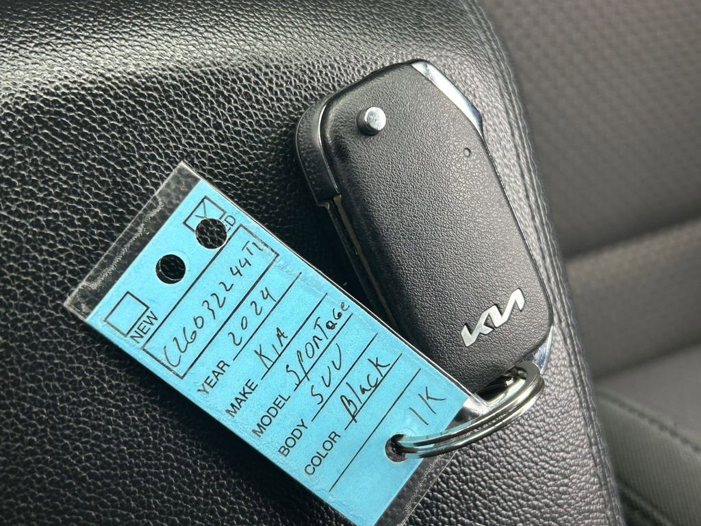 Used 2024 Kia Sportage LX image 41