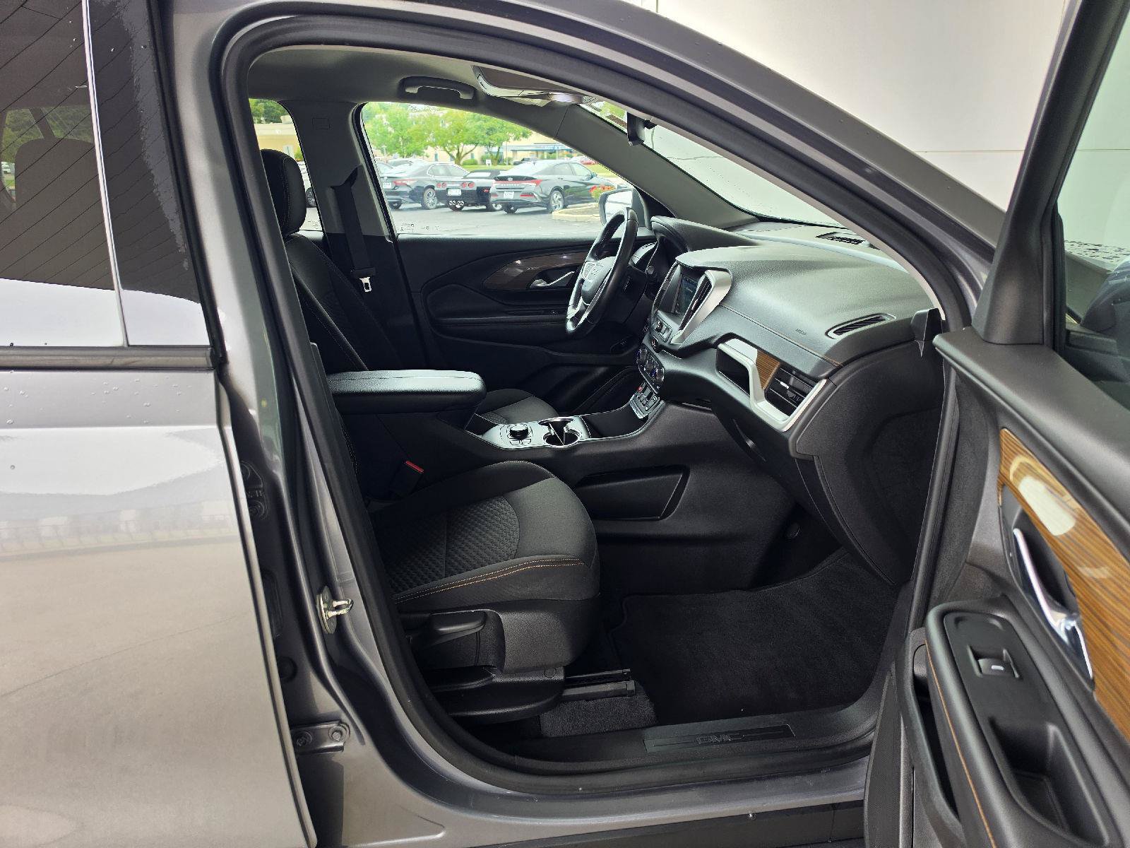 Used 2018 GMC Terrain SLE w/ Driver Convenience Package FWD image 7