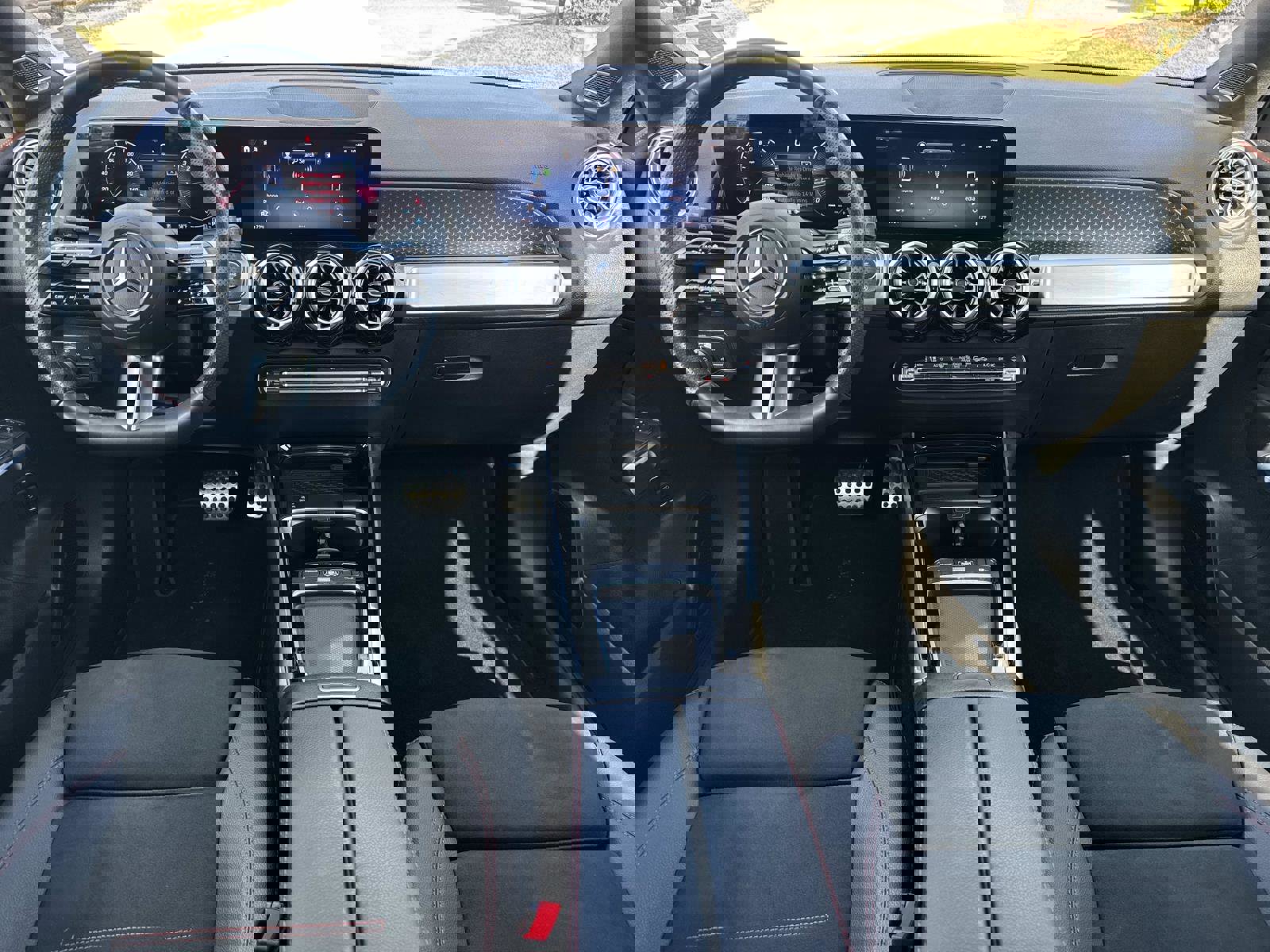 Used 2025 Mercedes-Benz GLB 250 image 17