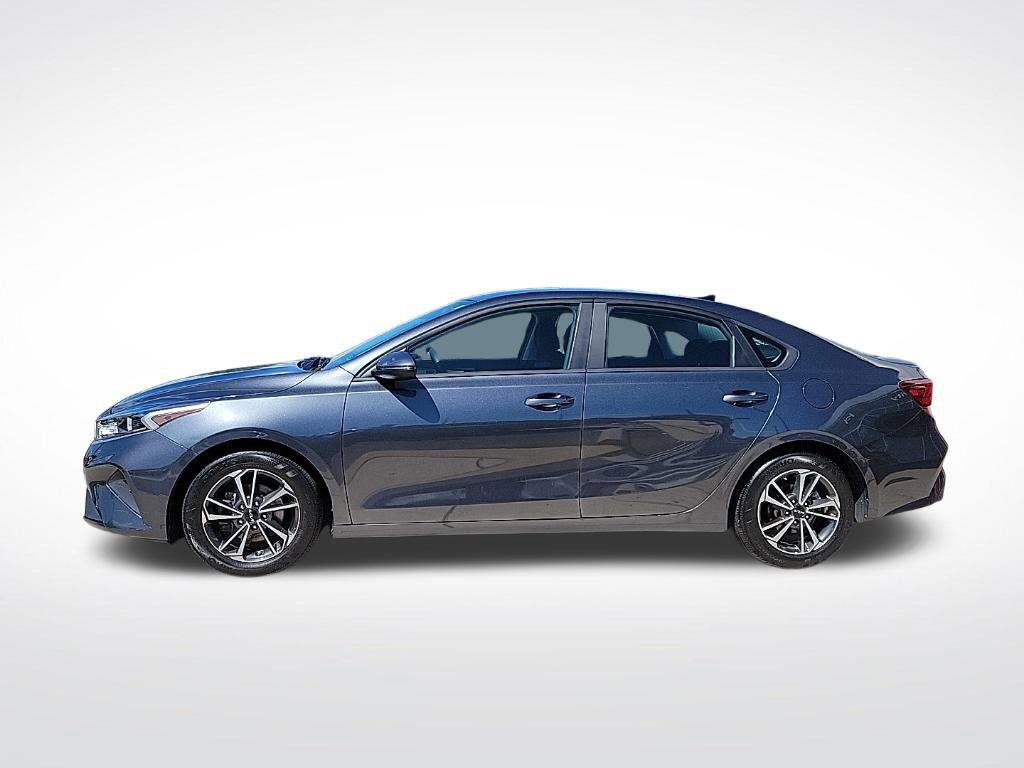 Used 2024 Kia Forte LXS w/ LXS Technology Package FWD image 2