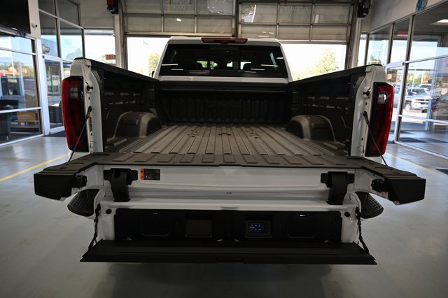 New 2026 GMC Sierra 2500 Denali Ultimate w/ Max Trailering Package image 9
