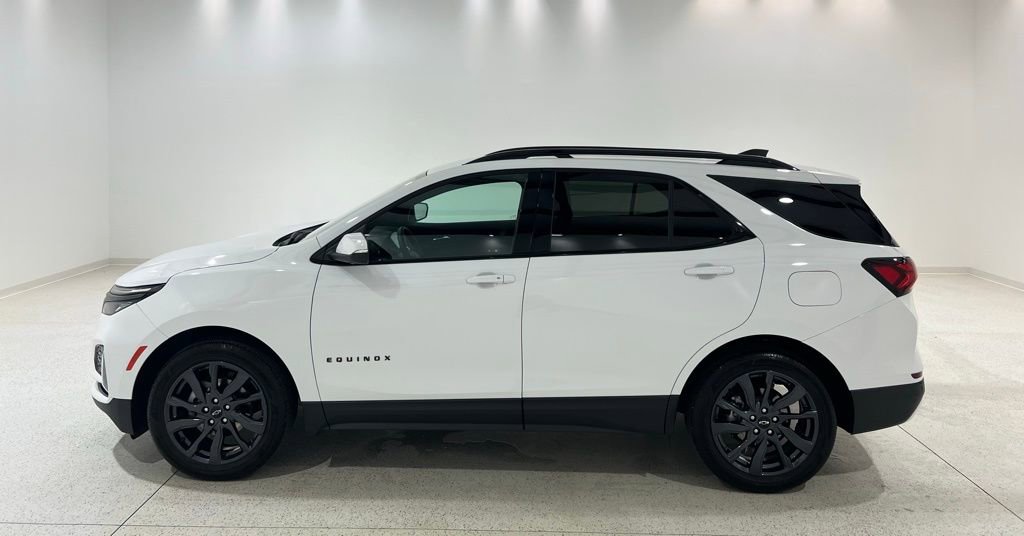 Used 2024 Chevrolet Equinox RS FWD image 2