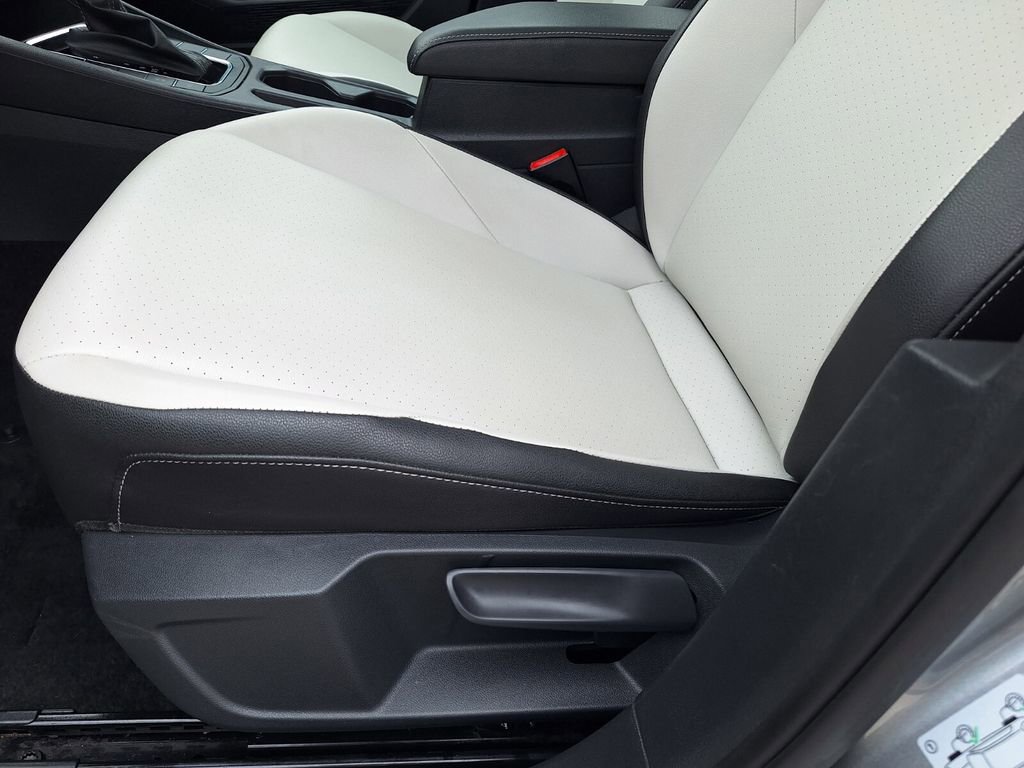 Used 2021 Volkswagen Jetta R-Line w/ R-Line Cold Weather Package image 27