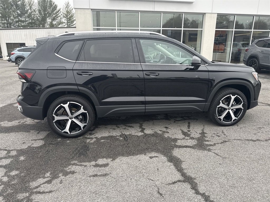 New 2025 Volkswagen Taos SEL image 4