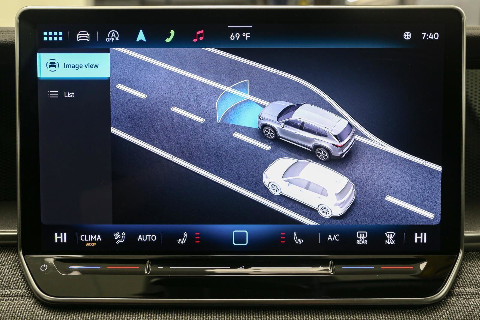 Used 2025 Volkswagen Tiguan S image 28