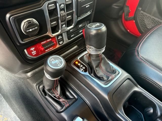 Used 2022 Jeep Wrangler Unlimited Rubicon w/ LED Lighting Group AWD/4WD image 12