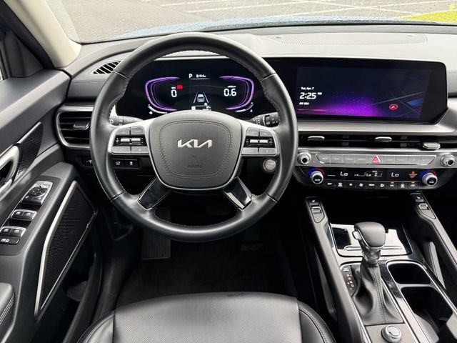 Used 2025 Kia Telluride S image 13