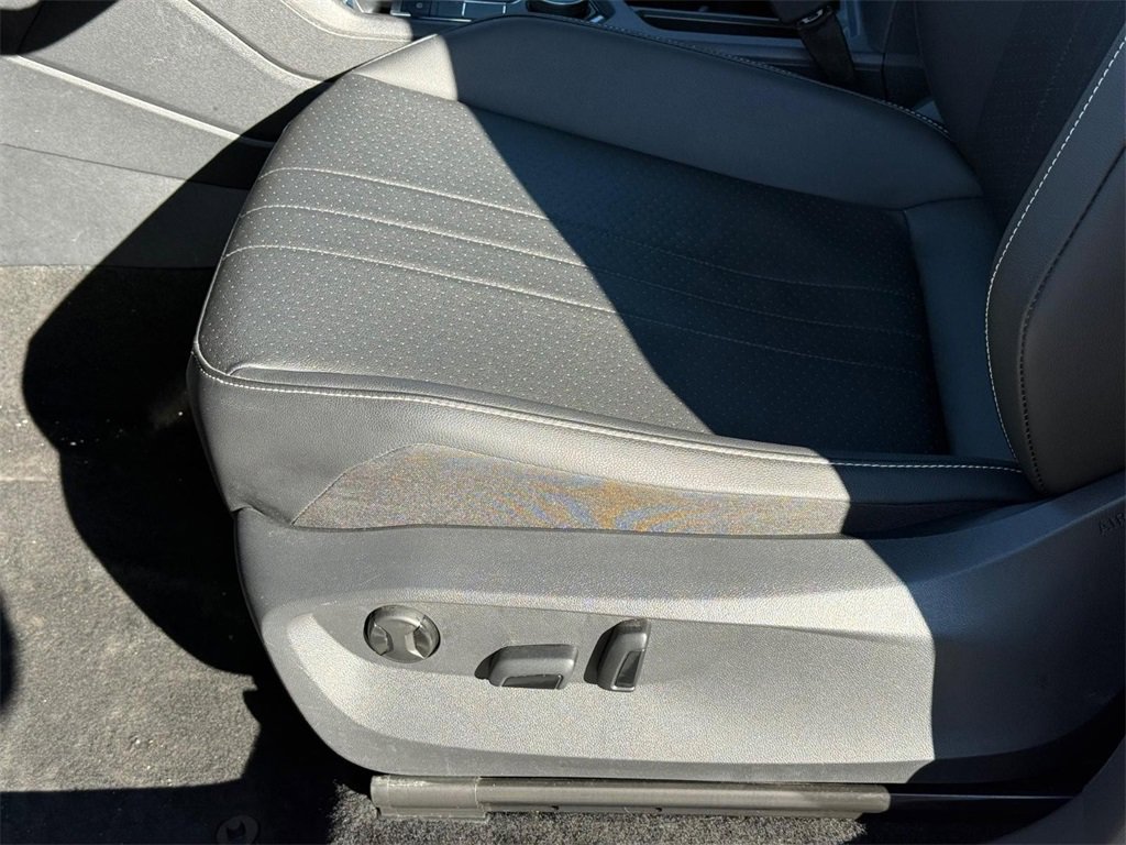 Certified 2023 Volkswagen Tiguan SE w/ Panoramic Sunroof Package image 22