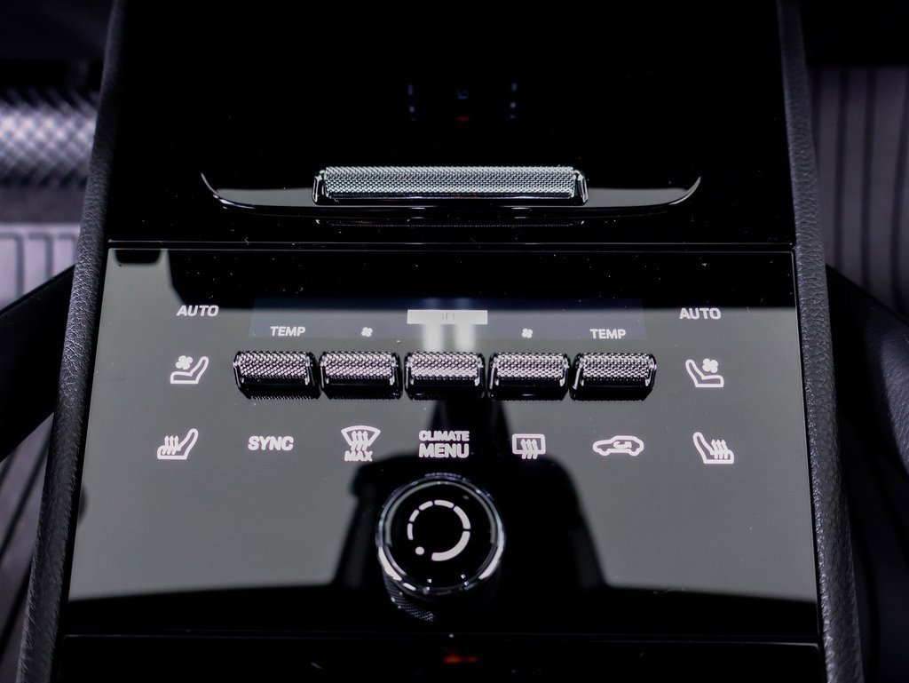 Used 2024 Porsche Cayenne image 18