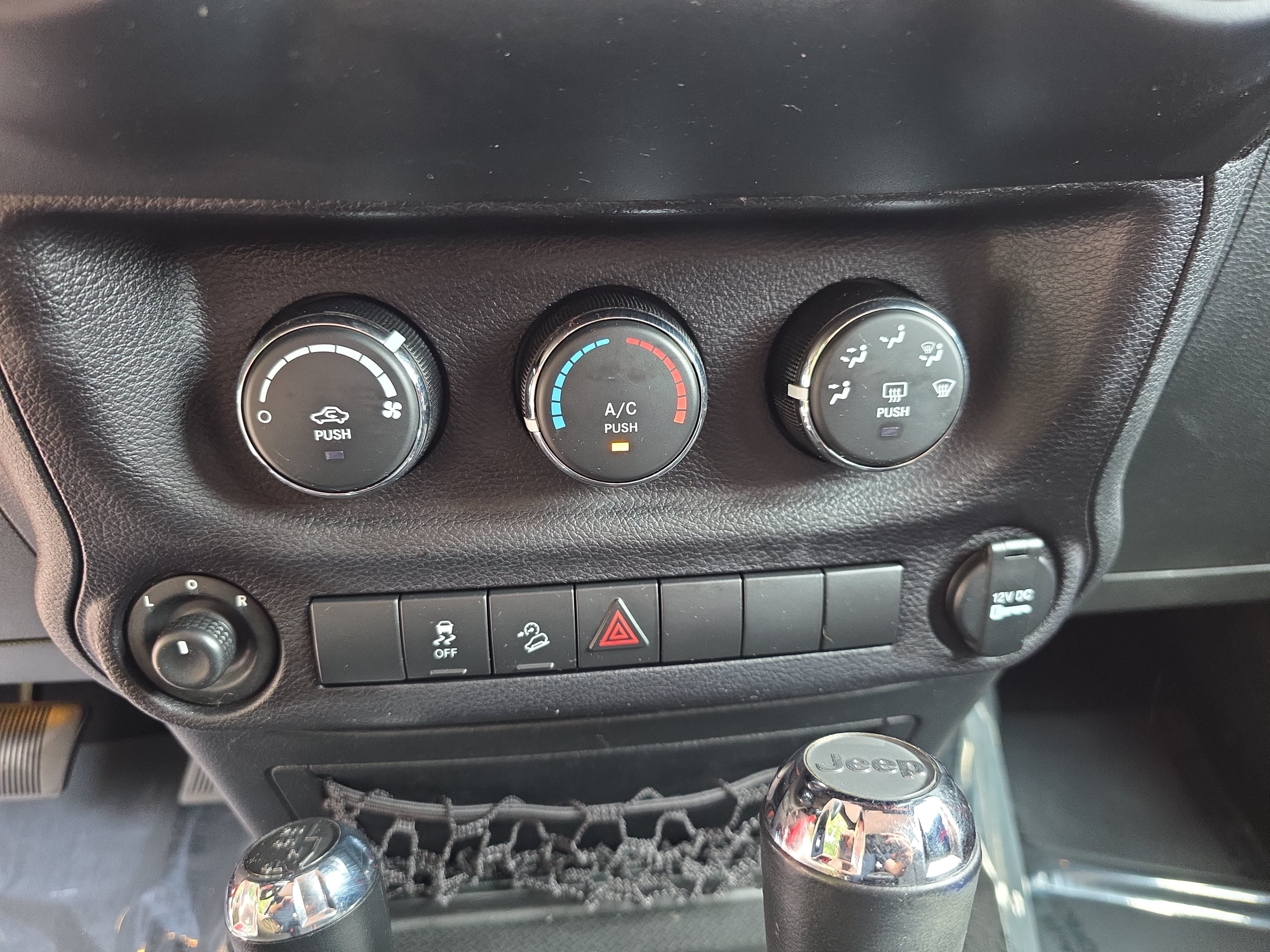 Used 2018 Jeep Wrangler Unlimited Sport S AWD/4WD image 18