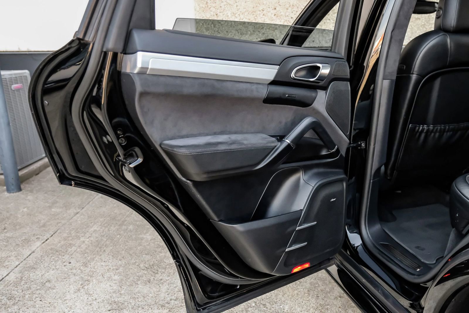 Used 2018 Porsche Cayenne GTS w/ Premium Package Plus image 49