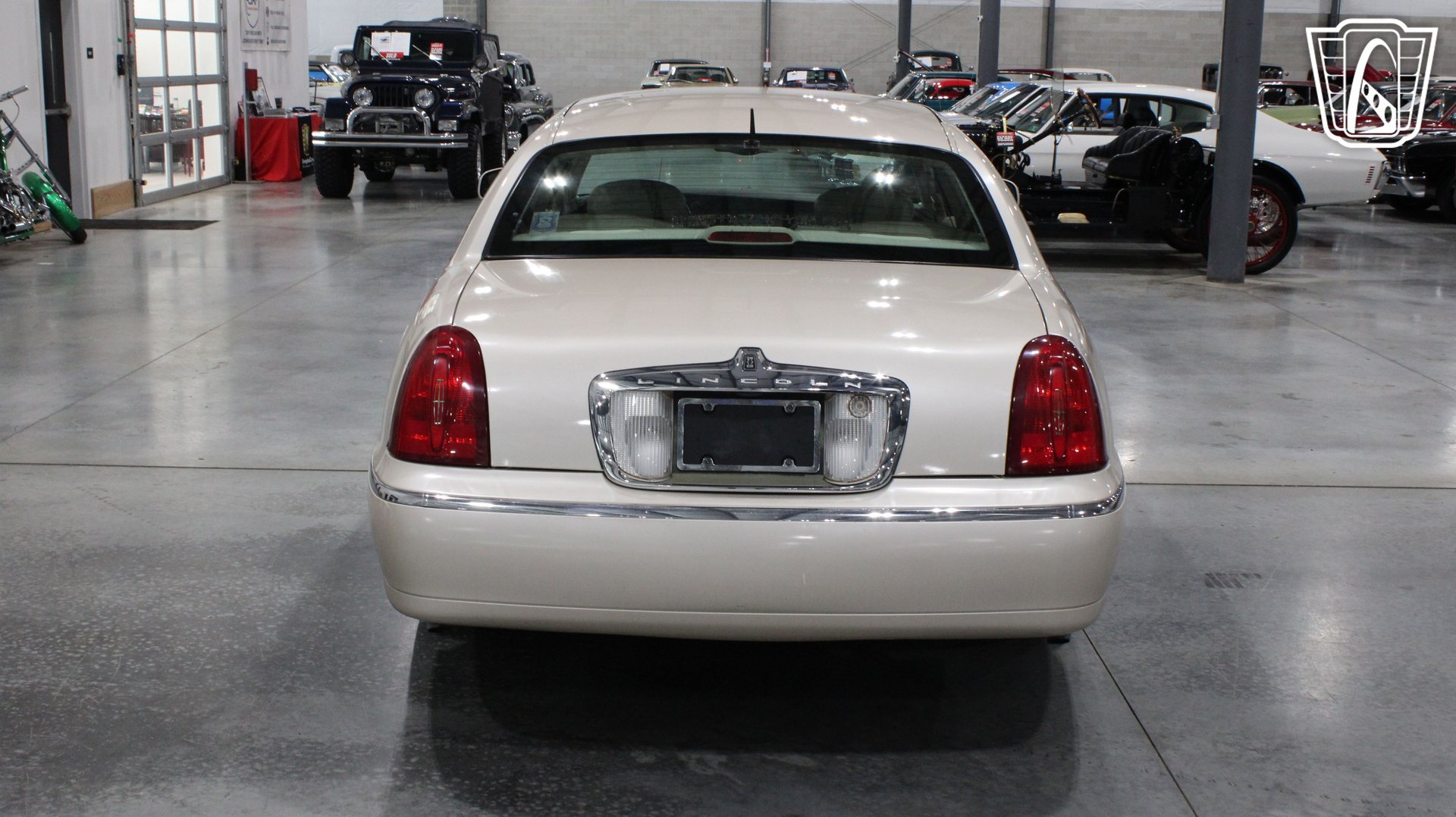 Used 1999 Lincoln Town Car Cartier RWD image 15
