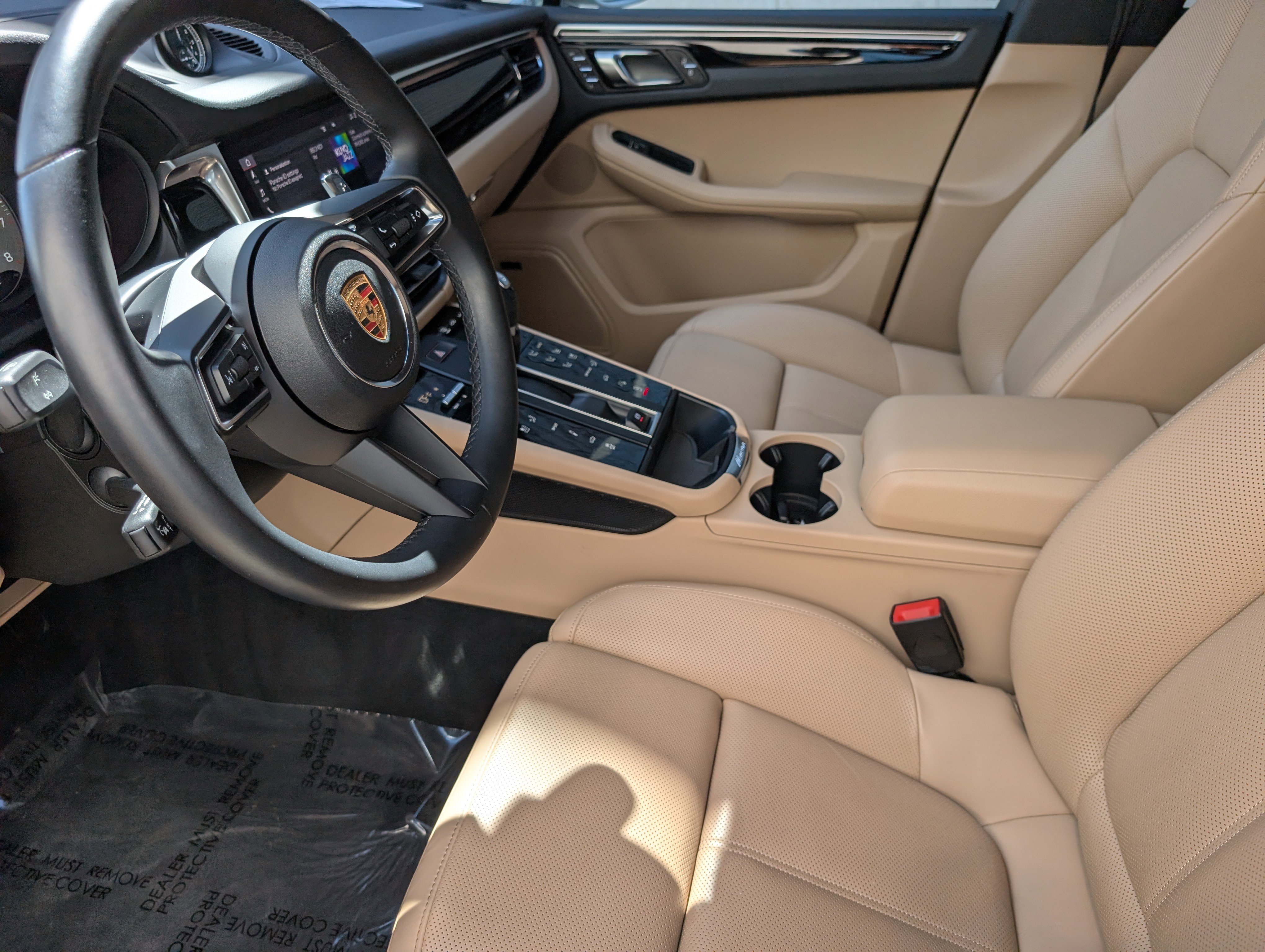 Certified 2024 Porsche Macan S image 5